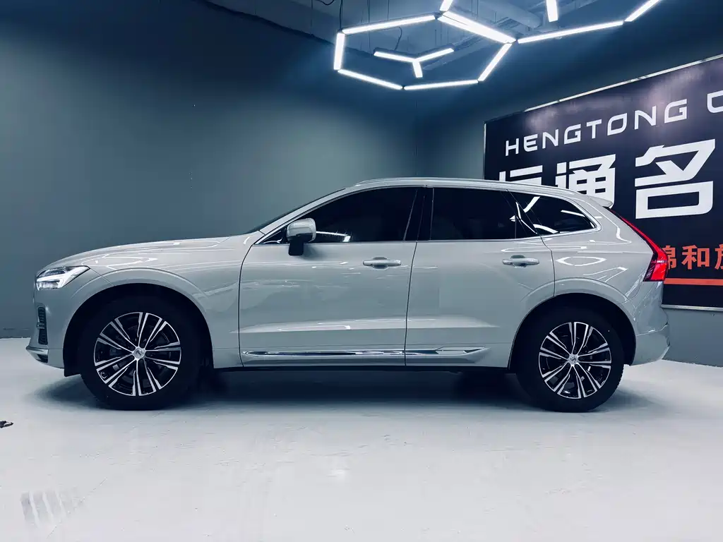 Volvo XC60 2021 — фото 2