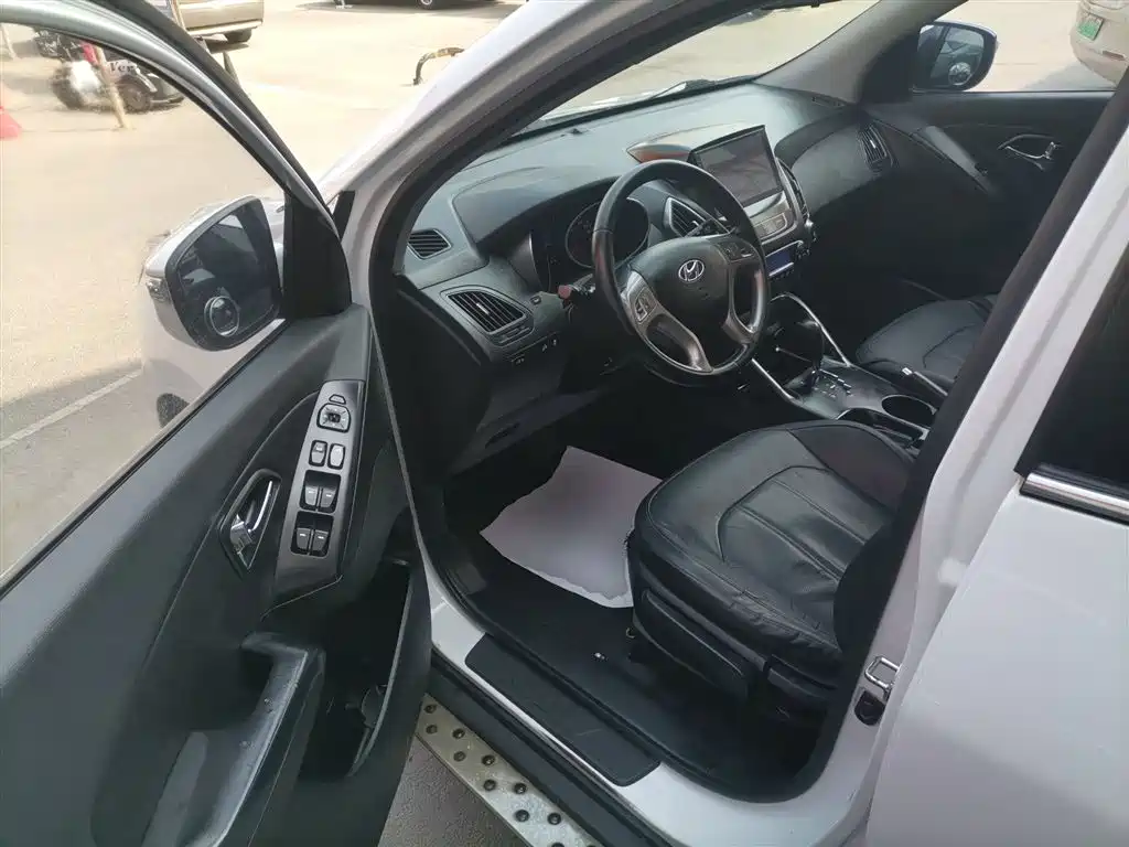 Hyundai ix35 2015 — фото 12