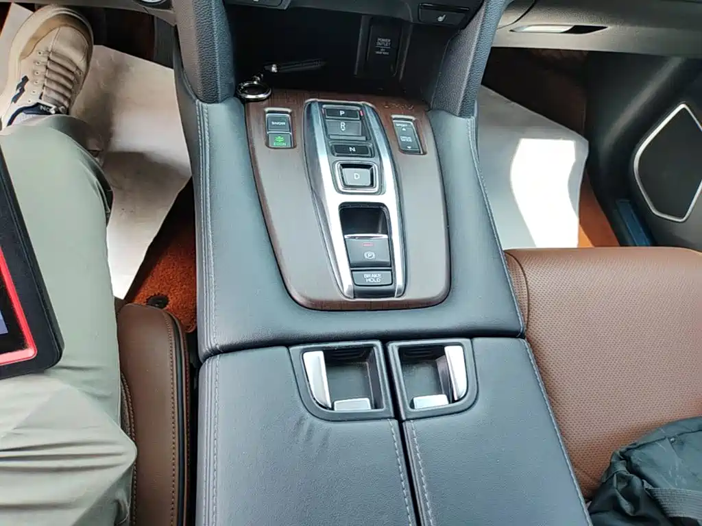 Honda UR-V 2018 — фото 14