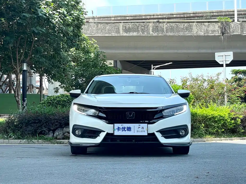 Honda Civic 2018 — фото 2