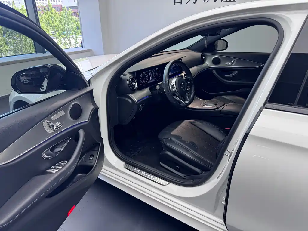Mercedes-Benz E-Class 2019 — фото 14