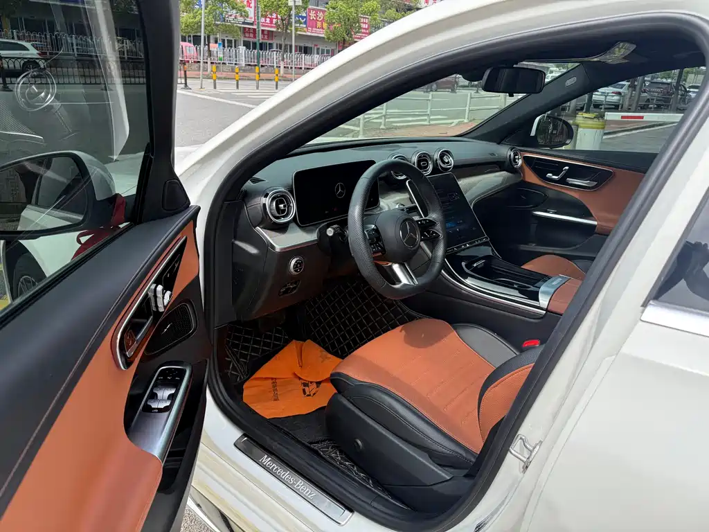 Mercedes-Benz C-Class 2023