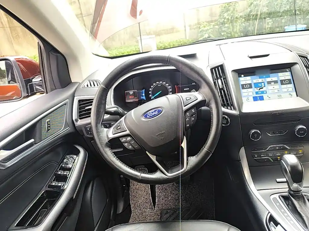Ford Edge 2017 — фото 11