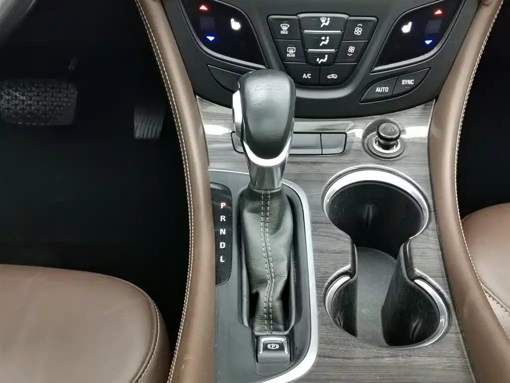 Buick Envision Plus 2017 — фото 13