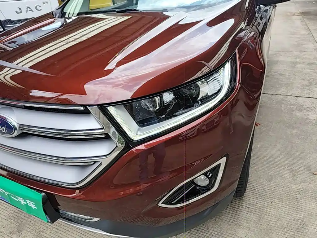 Ford Edge 2017 — фото 24
