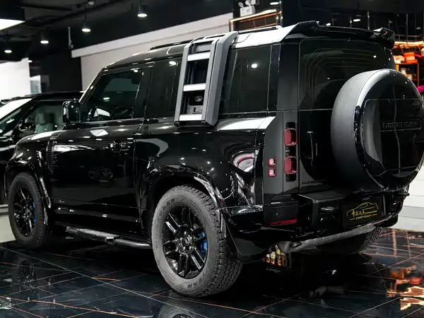 Land Rover Defender 2021