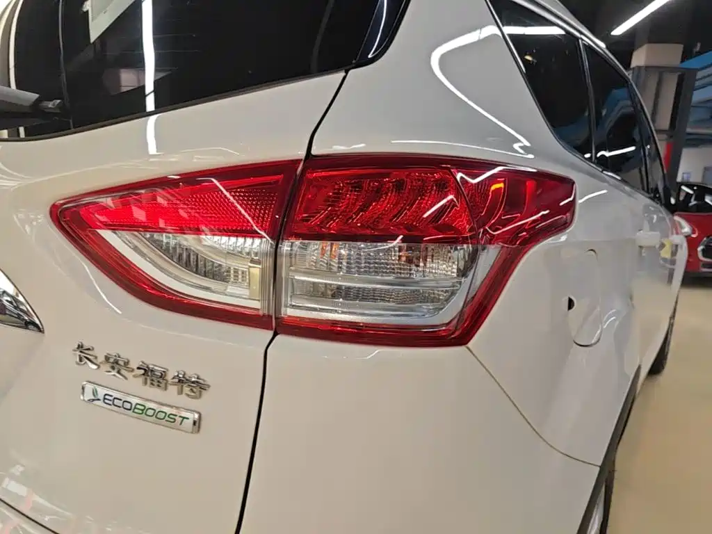 Ford Kuga 2016 — фото 8