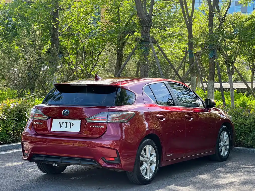 Lexus CT 2017 — фото 13