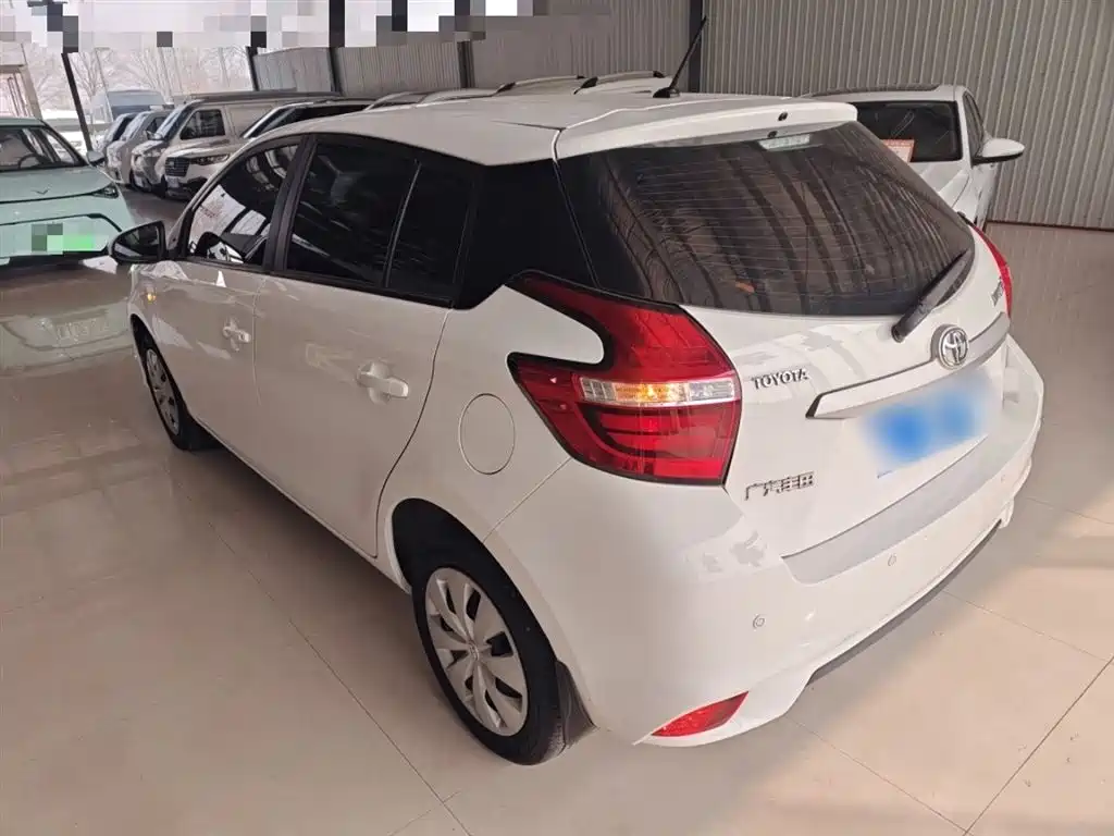Toyota Yaris L 2020 — фото 5