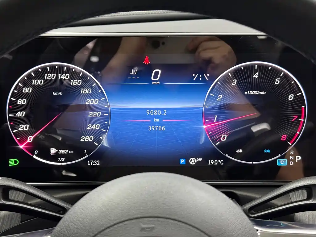 Mercedes-Benz C-Class 2023 — фото 18