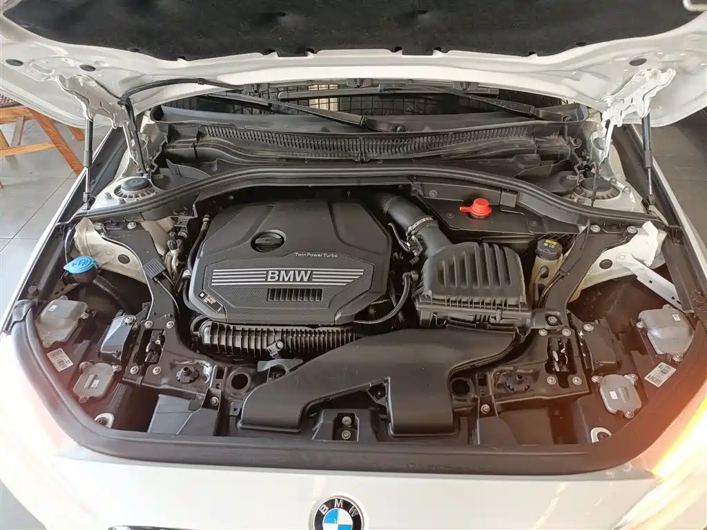 BMW 1 Series 2022 — фото 16