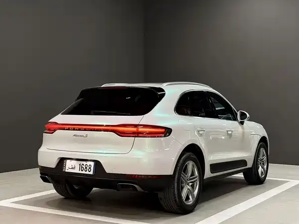 Porsche Macan 2021