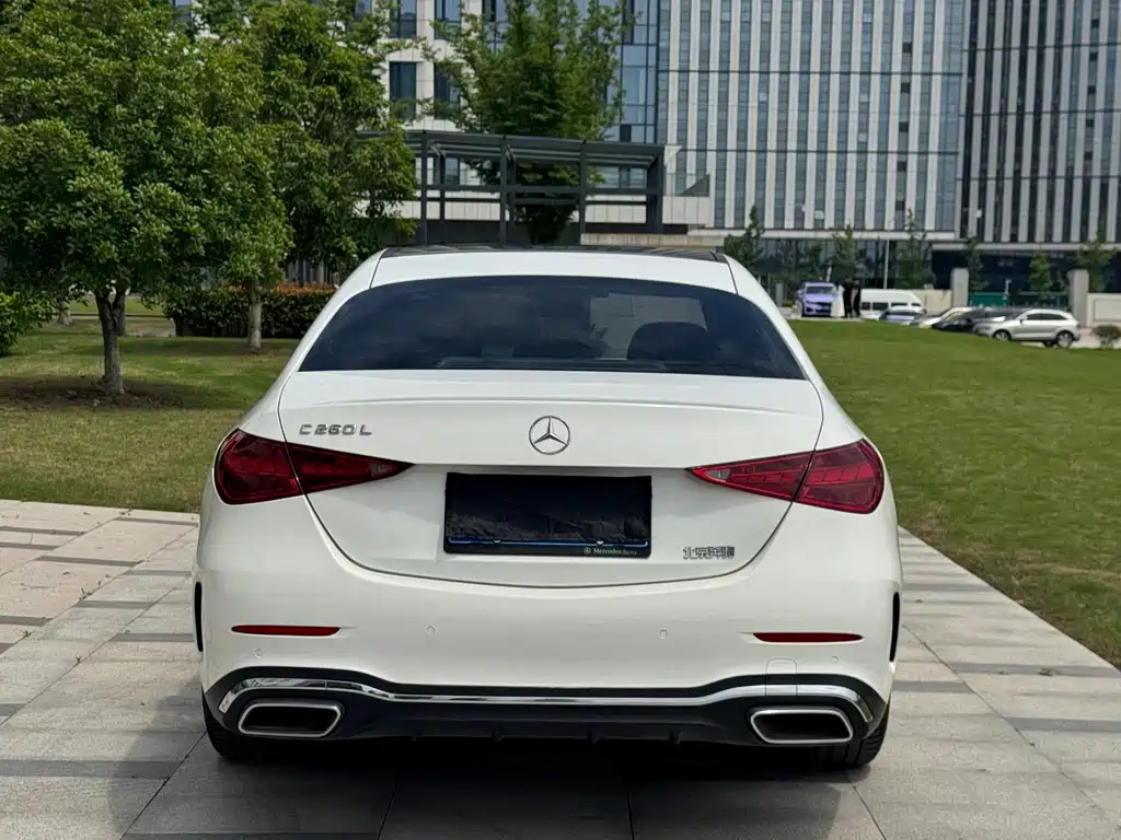 Mercedes-Benz C-Class 2023 — фото 5