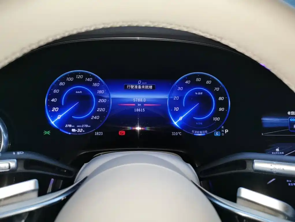 Mercedes-Benz EQS SUV 2023 — фото 12