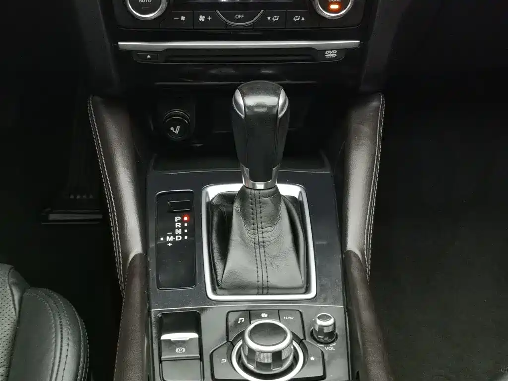 Mazda Atenza 2017 — фото 13