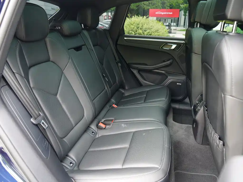 Porsche Macan 2021