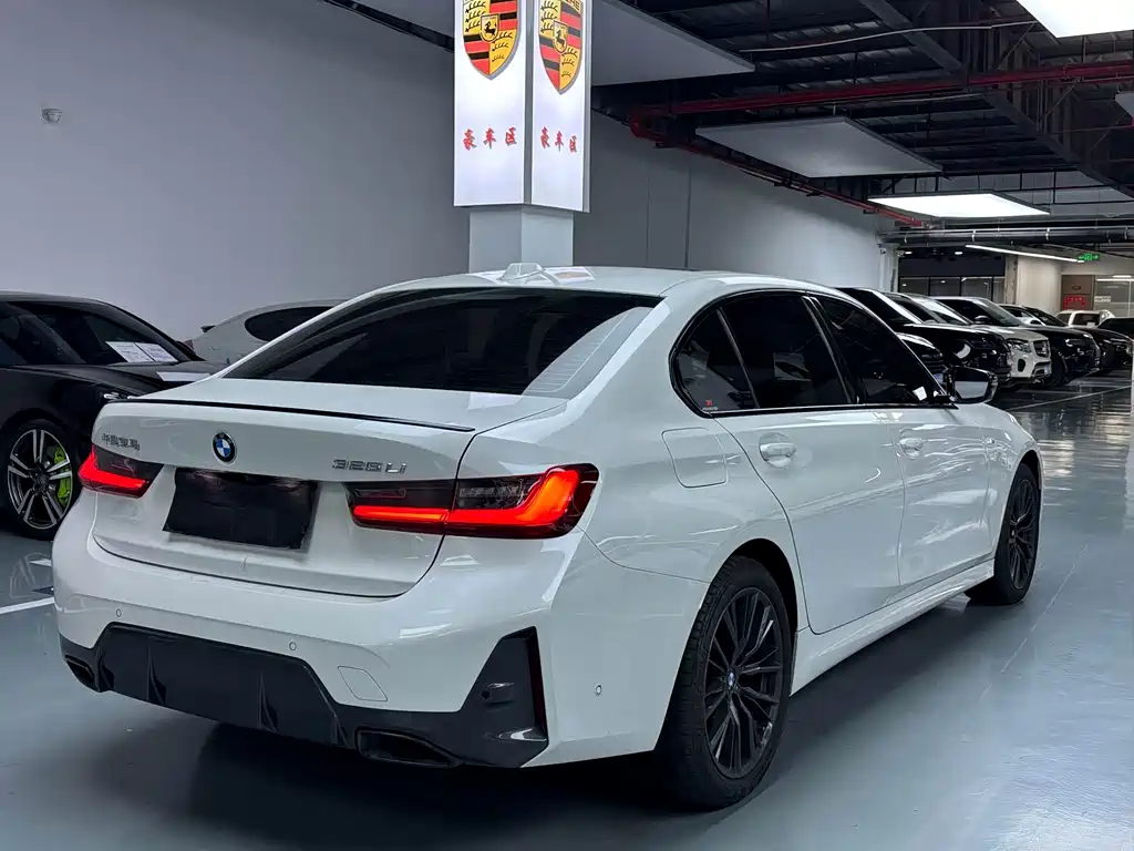 BMW 3 Series 2023 — фото 16