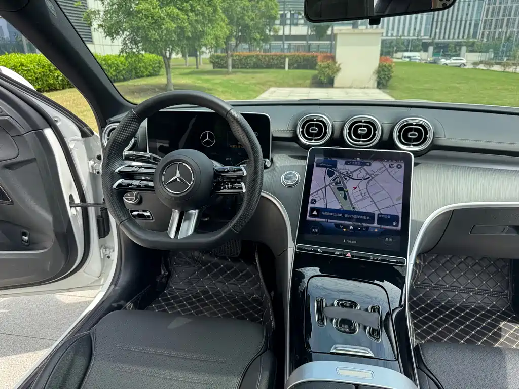 Mercedes-Benz C-Class 2023 — фото 18