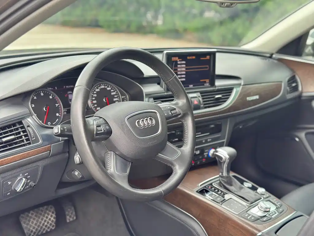 Audi A6L 2012 — фото 16