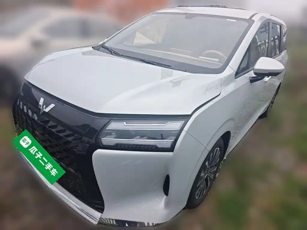 Wuling Starlight 730 EV 2025