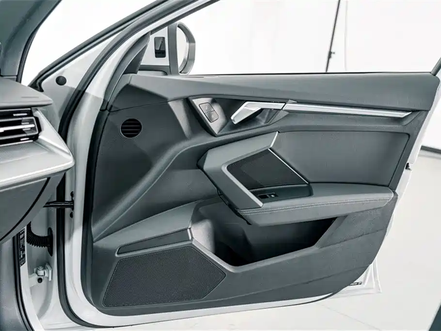 Audi A3 2023 — фото 13