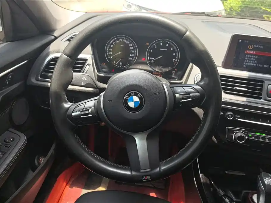 BMW 1 Series 2019 — фото 15