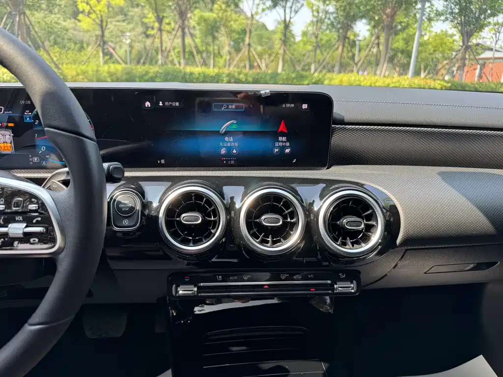 Mercedes-Benz A-Class 2023 — фото 18