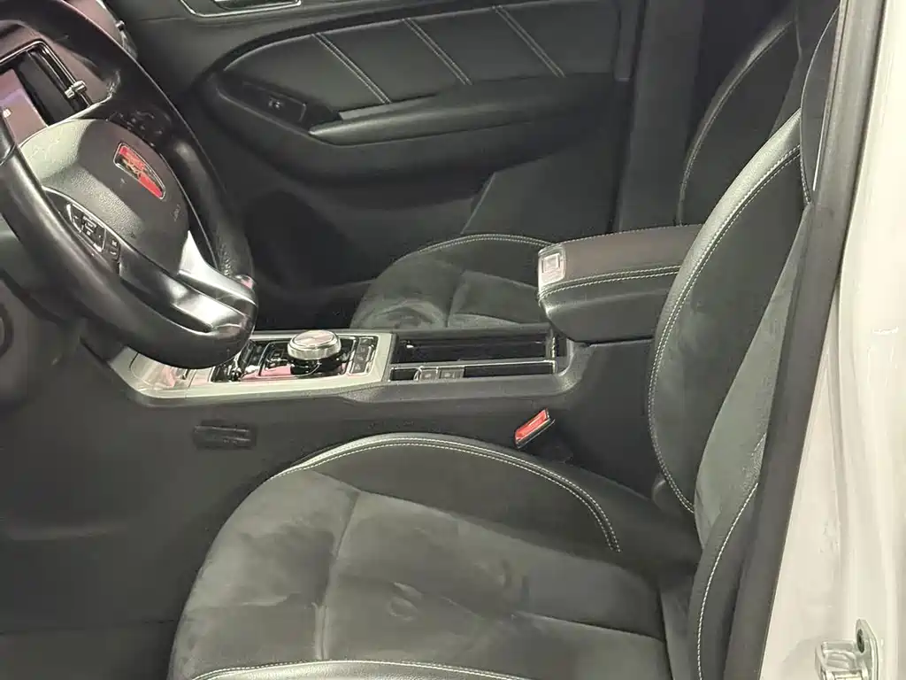 Roewe RX5 New Energy 2017 — фото 14