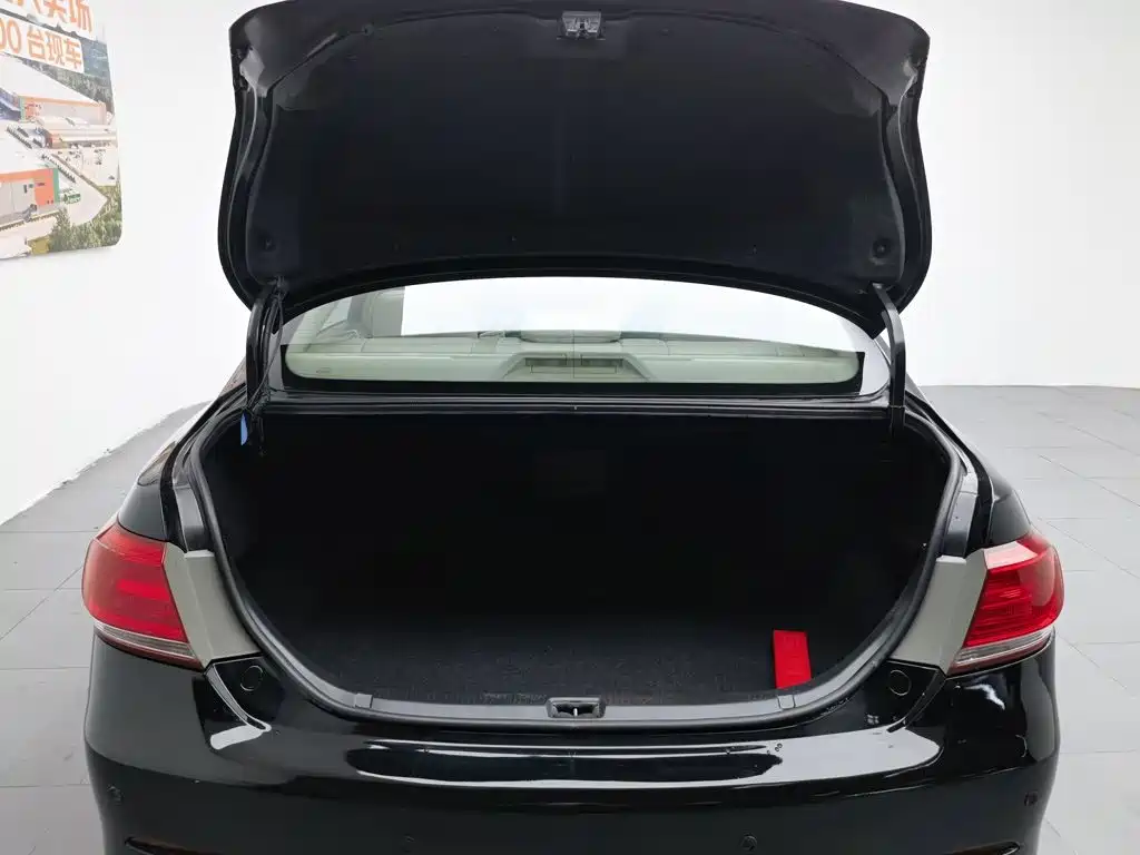 Toyota Camry 2013 — фото 16