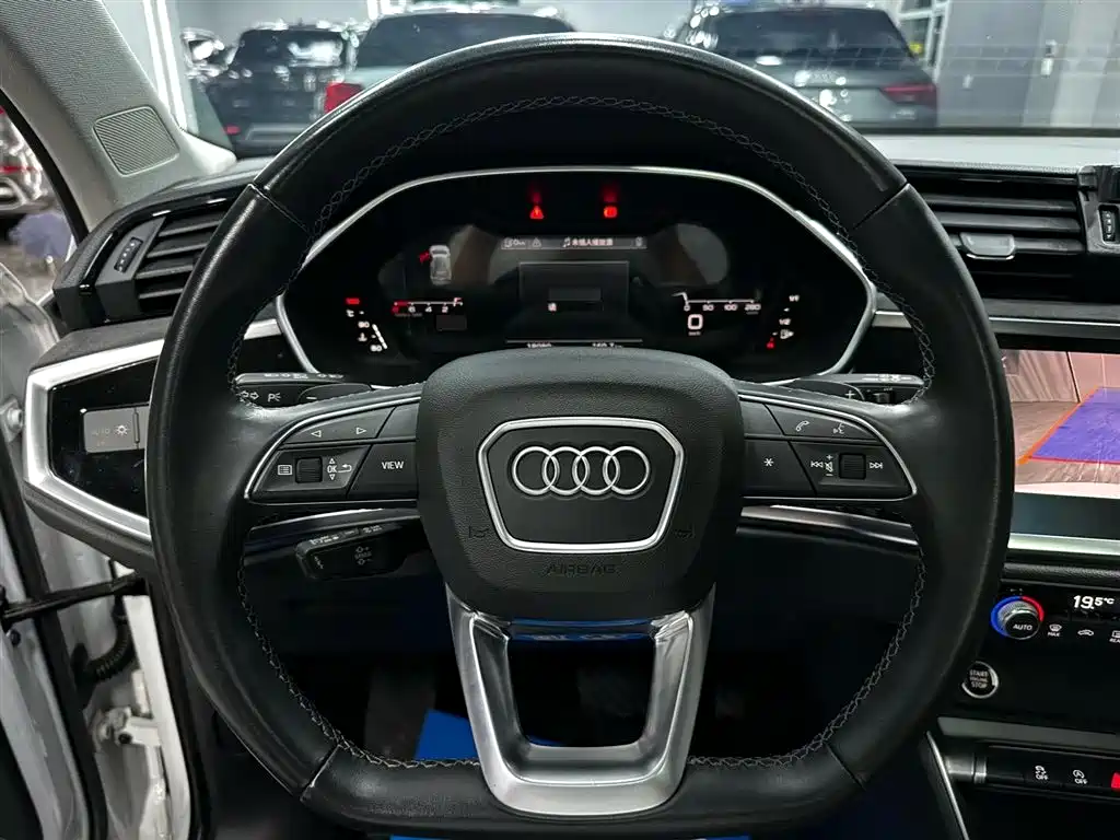 Audi Q3 2022 — фото 13