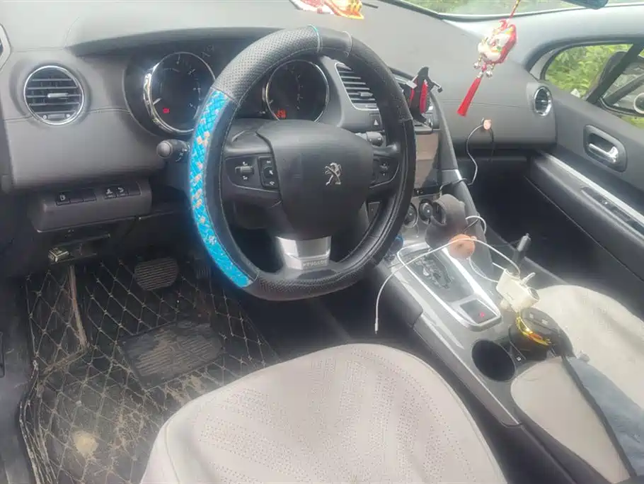 Peugeot 3008 2018 — фото 12