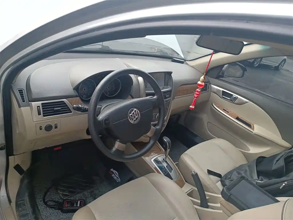 Buick Excelle 2015 — фото 10