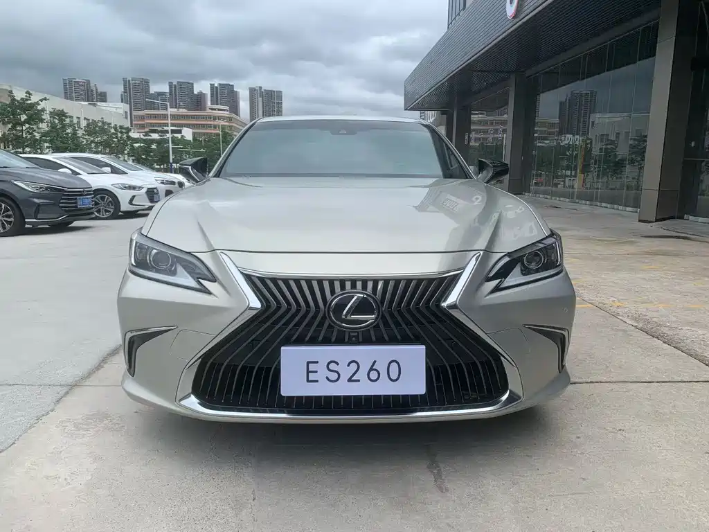 Lexus ES 2019 — фото 2