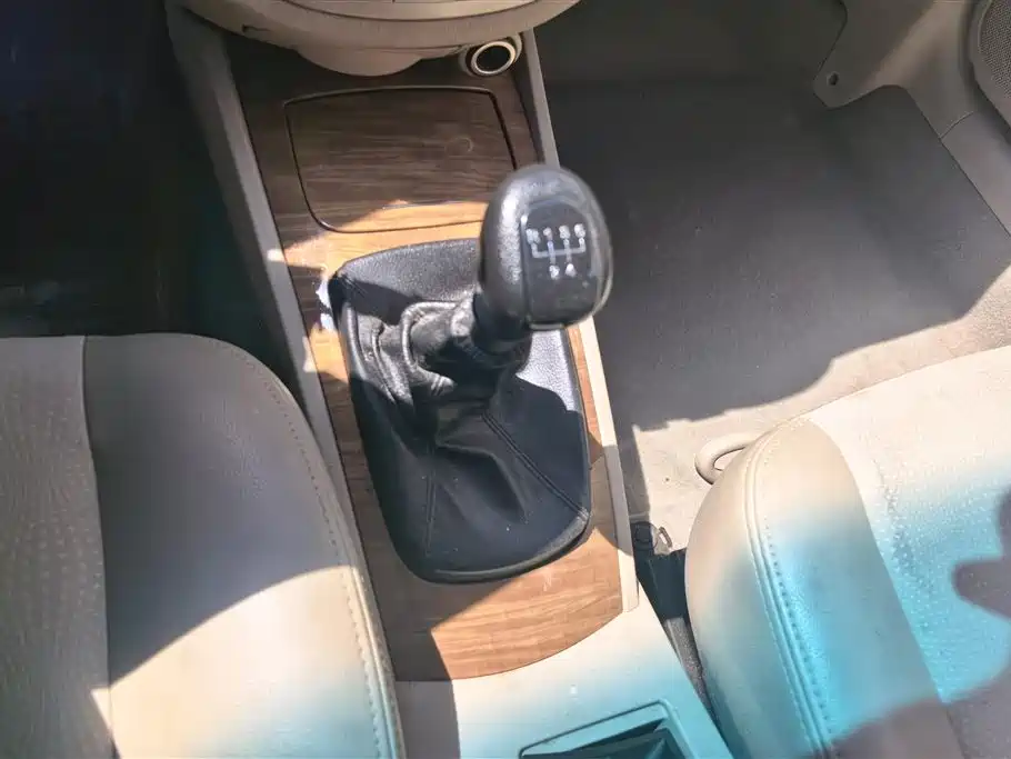 Buick Excelle 2016 — фото 16