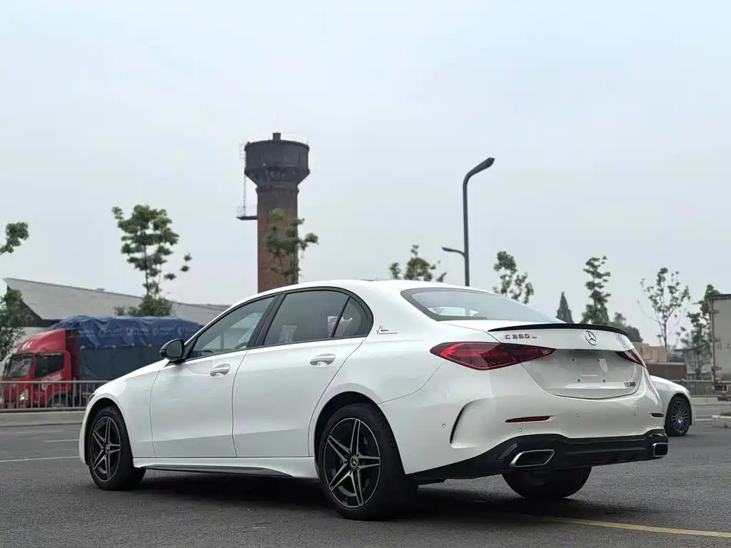 Mercedes-Benz C-Class 2024