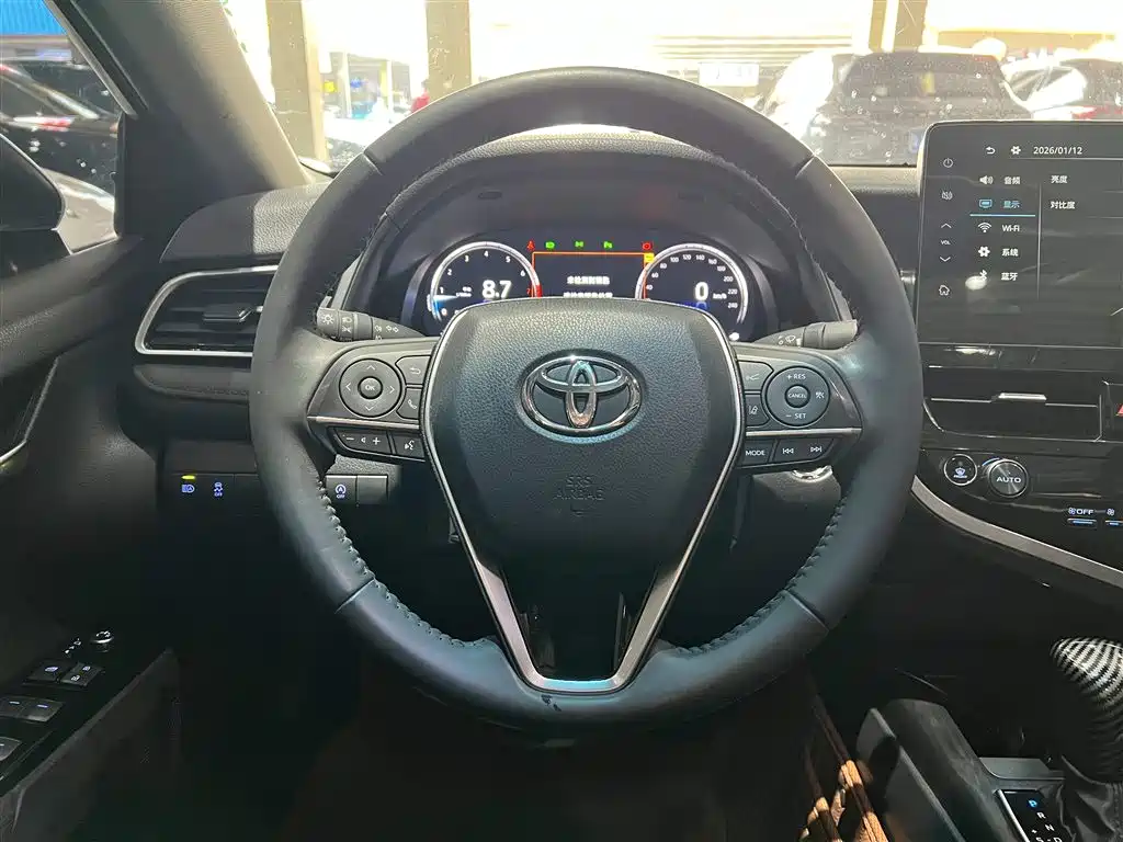 Toyota Camry 2022 — фото 15