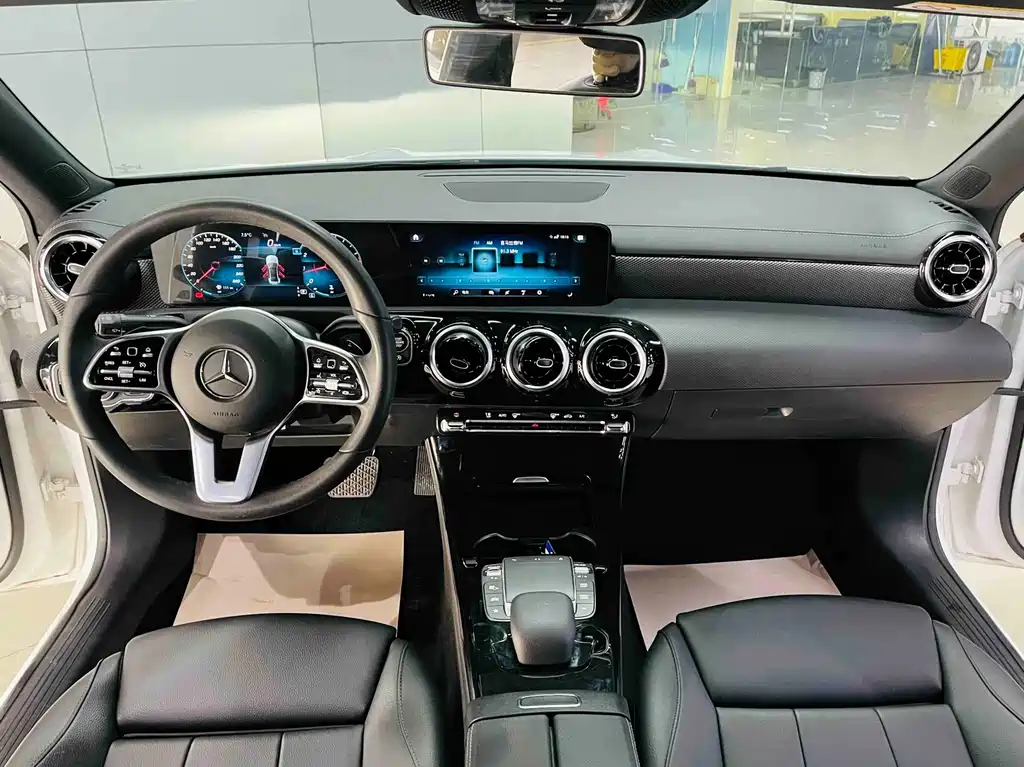 Mercedes-Benz A-Class 2021 — фото 9