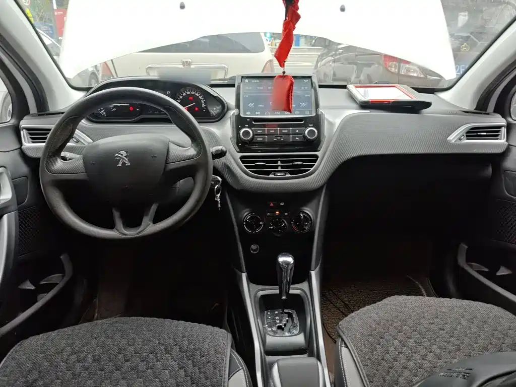 Peugeot 2008 2014