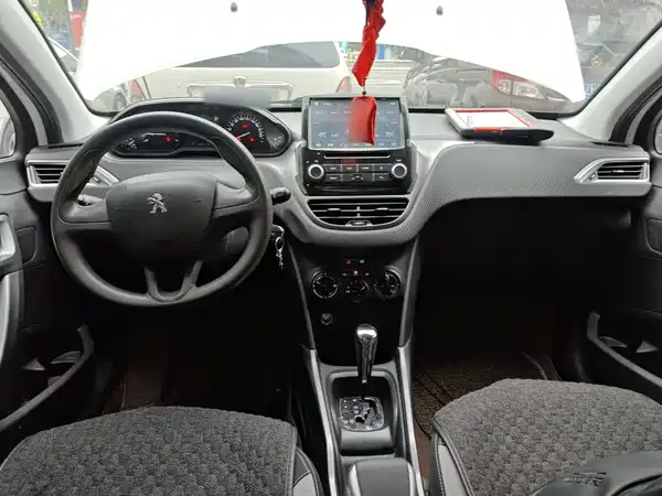 Peugeot 2008 2014