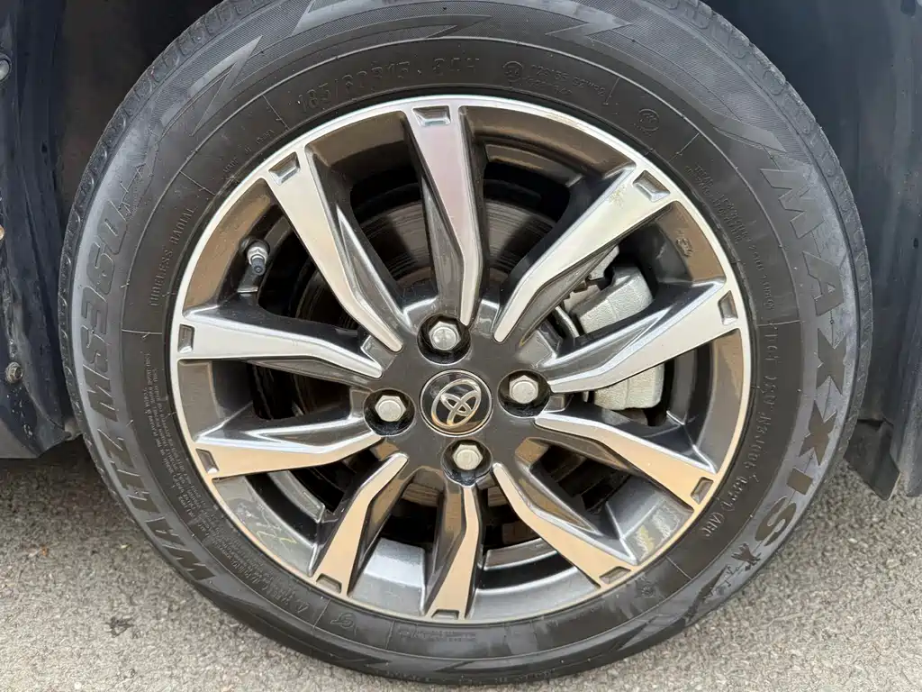 Toyota Yaris L 2022 — фото 14