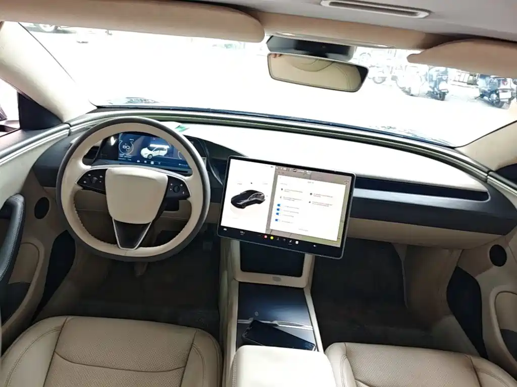 Tesla Model 3 2024 — фото 10