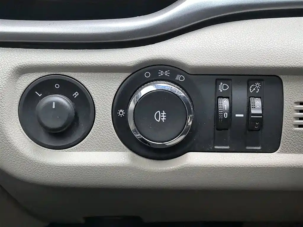 Buick Excelle 2016 — фото 21