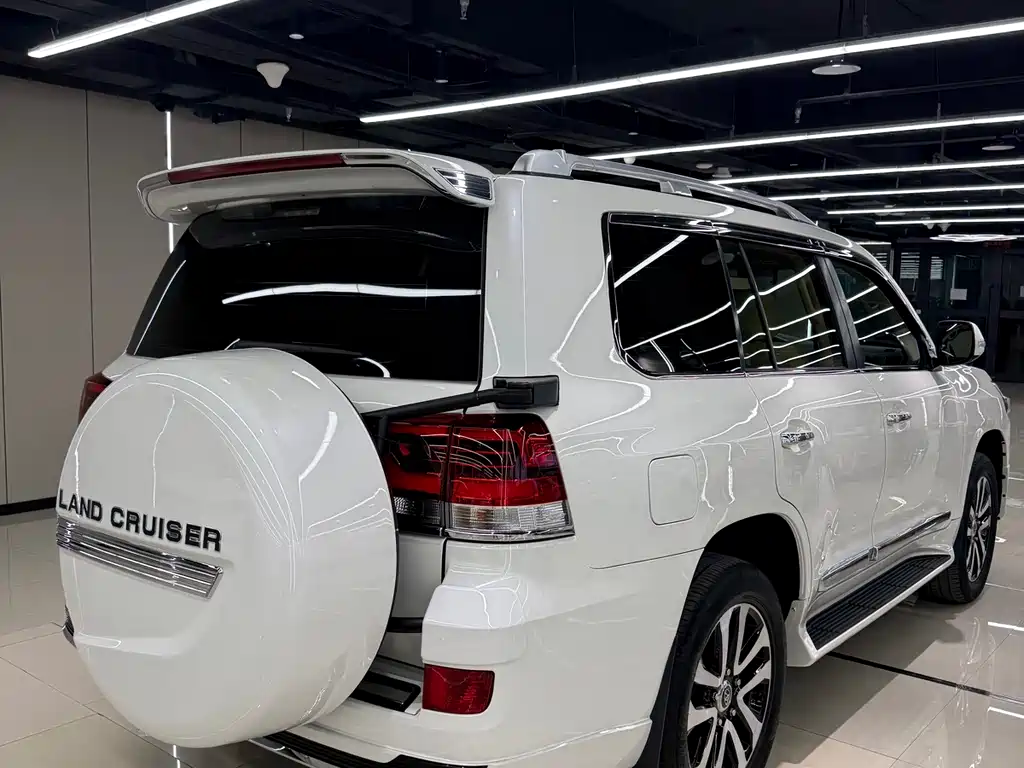 Toyota Land Cruiser 2015 — фото 6