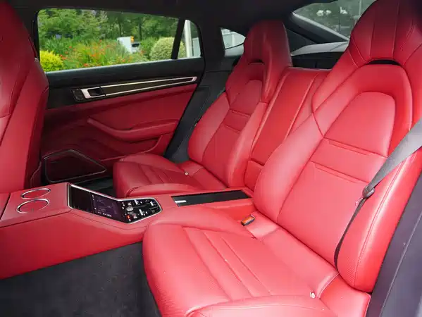 Porsche Panamera 2023