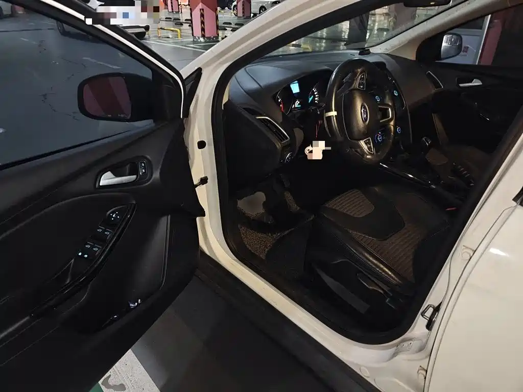 Ford Focus 2016 — фото 13