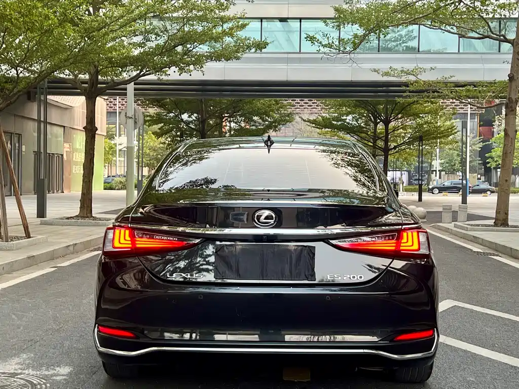 Lexus ES 2024 — фото 11