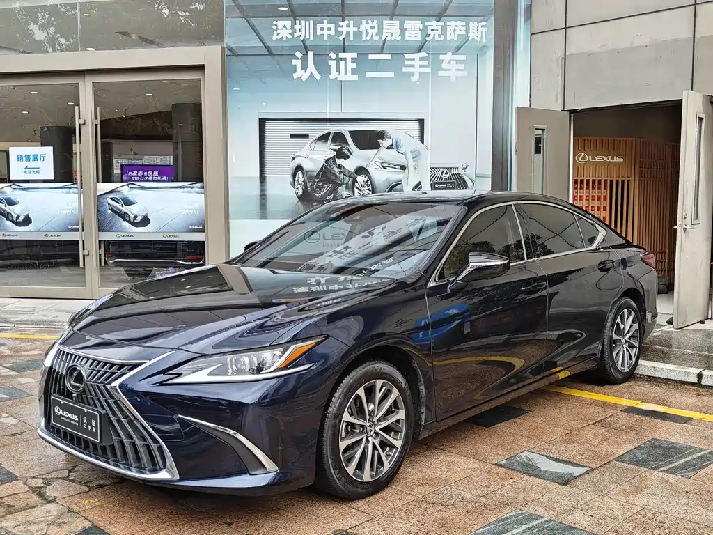 Lexus ES 2024 — фото 1