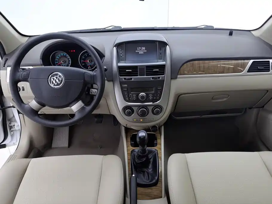 Buick Excelle 2016 — фото 12
