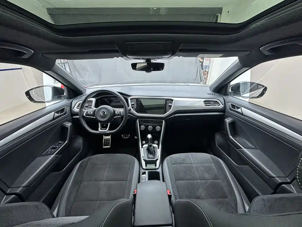 Volkswagen T-Roc 2023 — фото 11