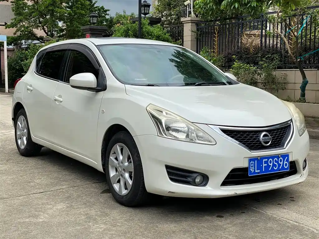 Nissan Tiida 2012